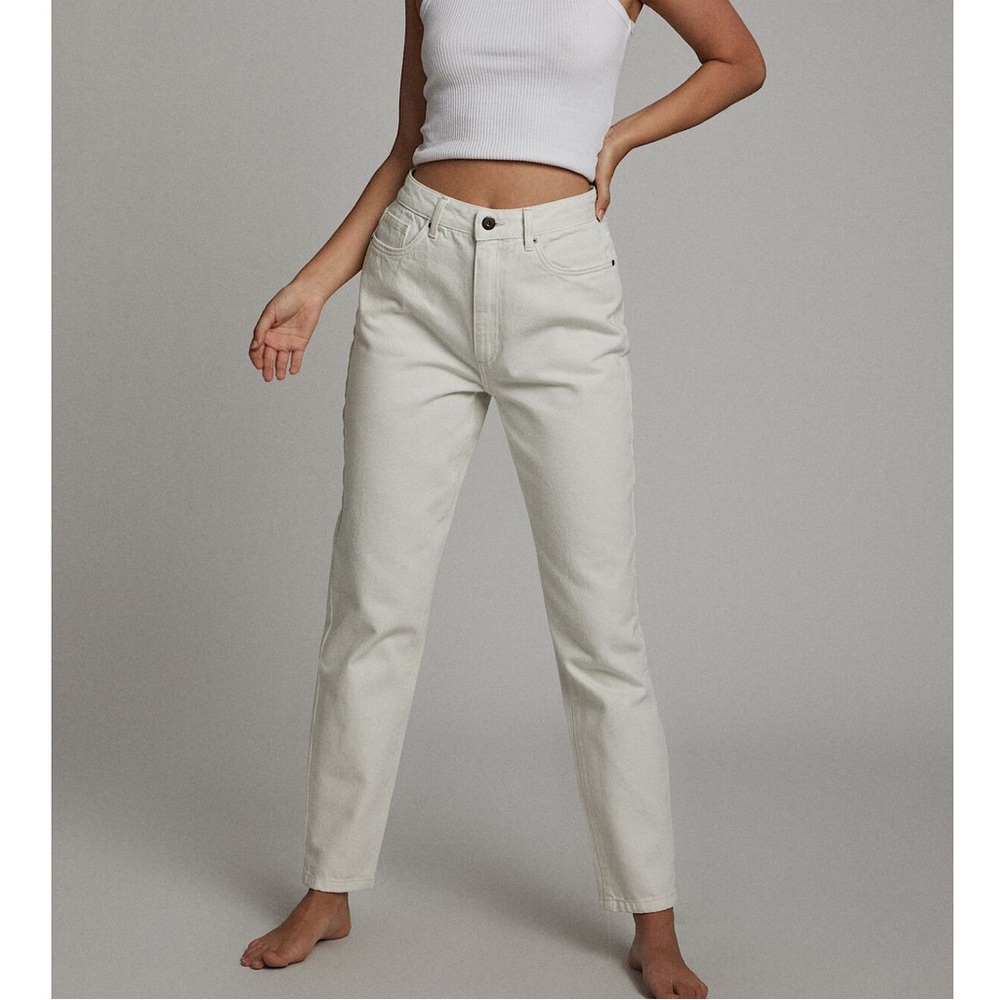 Cotton On Original Mom Jeans in Whitehaven. Size 8